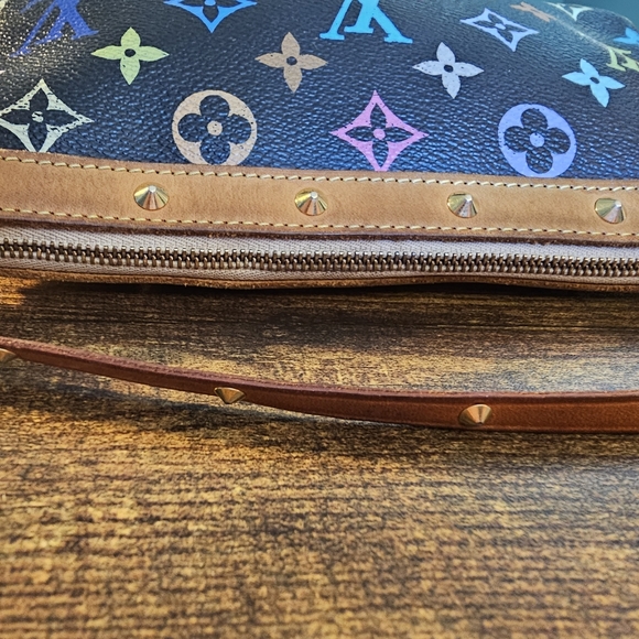 Louis Vuitton Murakami Mulitcolor Black Pochette. Great Condition! - Picture 5 of 9